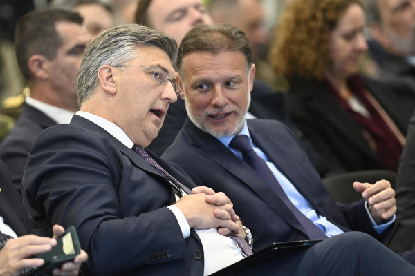 Radikalno deblje bu&scaron;te političarima: Penava prvi javno otkrio da bi plaće dužnosnika trebale rasti preko 70 posto!