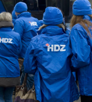 Kako to da HDZ ima 200 tisuća članova, a nema kvalitetnih kadrova za Vladu? Jadranka Kosor: Premijer se ne bi trebao bojati izabrati nekoga tko će postati popularniji od njega, kao ni neovisnih stručnjaka