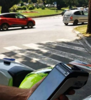 Velika promjena u prometu: od danas policajcima više ne možete plaćati kazne u kešu, samo karticama