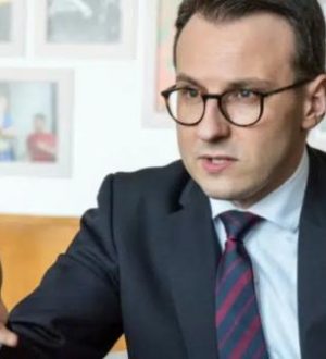 Petković: Kurti je lagao da su ljudi u ruskim uniformama dovođeni na barikade