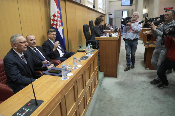 Saborski zastupnici o opozivu premijera Plenkovića raspravljali do dva ujutro: ‘Podvio je rep i otišao!‘ Saborski zastupnici o opozivu premijera Plenkovića raspravljali do dva ujutro: ‘Podvio je rep i otišao!‘