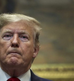 Politika & Kriminal
              Podignuta je optužnica protiv Donalda Trumpa