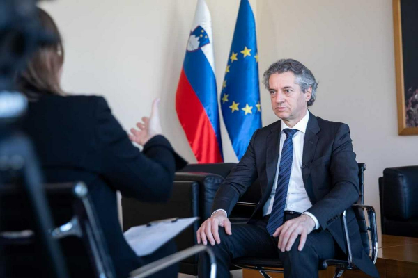 Golob: Verjel sem, da se da RTV depolitizirati na civilen način