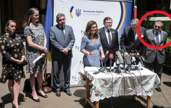 Politika & Kriminal
              Rumunjsku trese diplomatski skandal nakon rasističkog divljanja ambasadora u Keniji koje je počelo čim je ugledao majmuna
            
