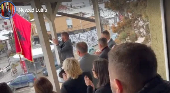 Posle Pre&scaron;eva i na zgradi op&scaron;tine Bujanovac podignuta zastava Albanije