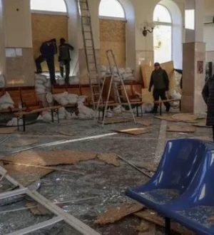 Ruska vojna agresija protiv civilnog stanovništva: Napad na željeznički kolodvor u Hersonu