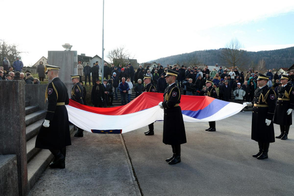 Spomin na dan, ko je Slovenija jasno pokazala, da je svoje ideje pripravljena braniti z orožjem Spomin na dan, ko je Slovenija jasno pokazala, da je svoje ideje pripravljena braniti z orožjem