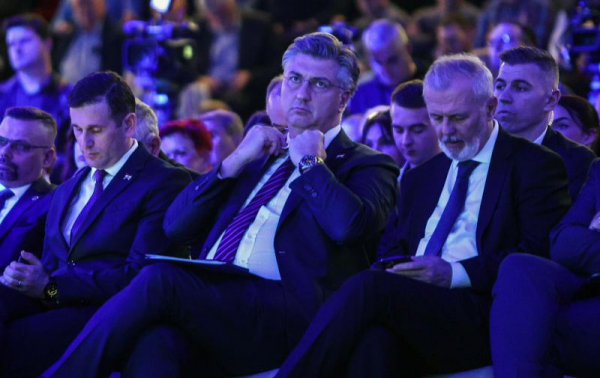 
                Plenković komentirao prosvjed HND-a protiv Lexa AP: 'Taj napor je neosnovan'
              