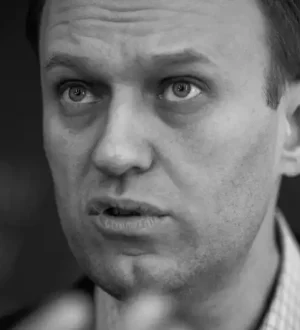 Западные лидеры, а также соратники российского оппозиционного политика считают, что Алексея Навального убил Владимир Путин