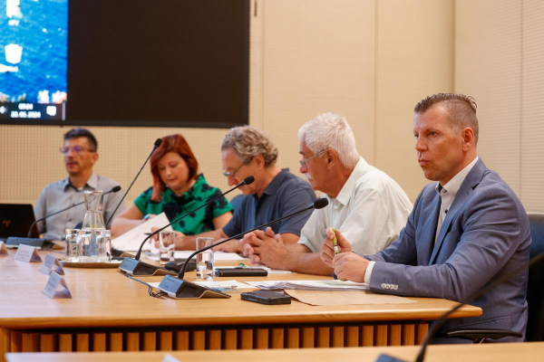 Oživljanje socialnega dialoga: člani Ekonomsko-socialnega po skoraj enem letu znova za skupno mizo 