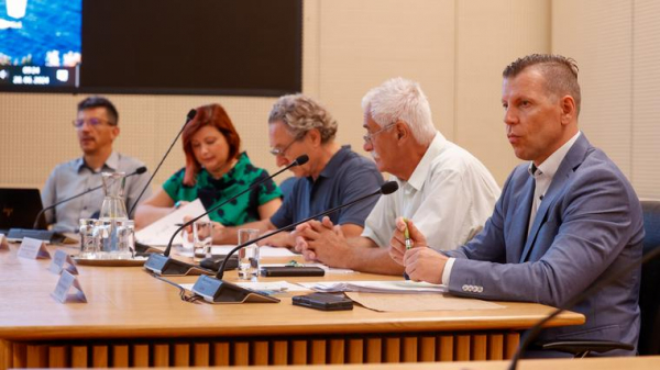 Oživljanje socialnega dialoga: člani Ekonomsko-socialnega po skoraj enem letu znova za skupno mizo 