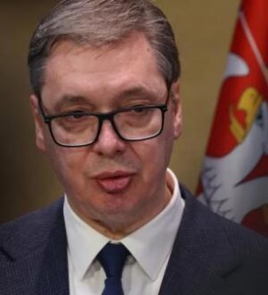 „Orban pravi ličnu distancu od Vučića“: Sagovornici Danasa o tome što je Vučiću orden dodelio mađarski predsednik, a ne Viktor Orban