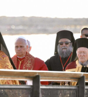 Pope and Ecumenical Patriarch Issue Joint Plea for Unity in Turkey