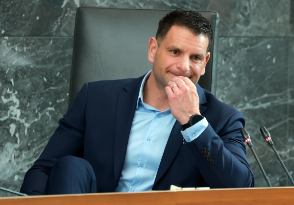 Stevanović ob referendumski zahtevi za intervencijski zakon "potisnjen v neprijeten položaj"