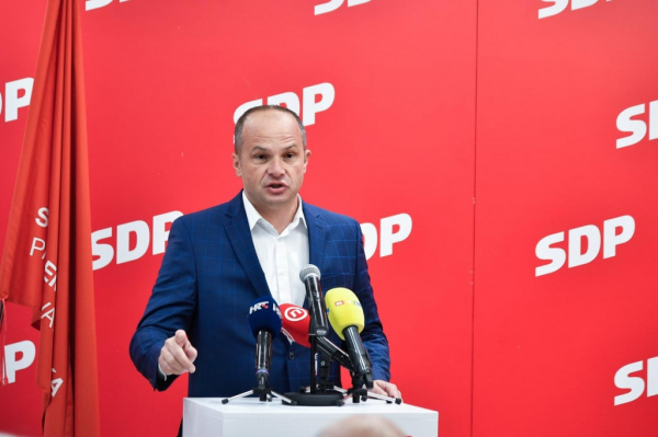 Novi jaki kadar u SDP-u kao &lsquo;gost izneneđenja&lsquo; na sjednici novog Predsjedni&scaron;tva: &lsquo;Bit će savjetnik za obranu!&lsquo;