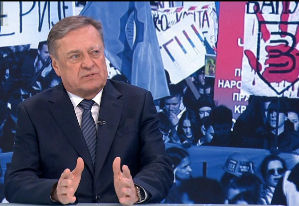 Janković se z Vučićem o premierskem položaju ni pogovarjal: "To je naredil sam, brez dogovora"