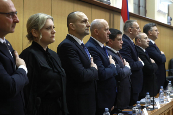 Grbin pitanjem izazvao burnu Plenkovićevu reakciju: &lsquo;Vi ste najveći patuljak SDP-a! I Bernardić je za vas bio gigant&lsquo;