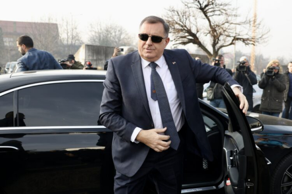 Dodik govorio kako strane agenture rade protiv Srba, hvalio Vučića, spominjao Osmanlije Dodik govorio kako strane agenture rade protiv Srba, hvalio Vučića, spominjao Osmanlije