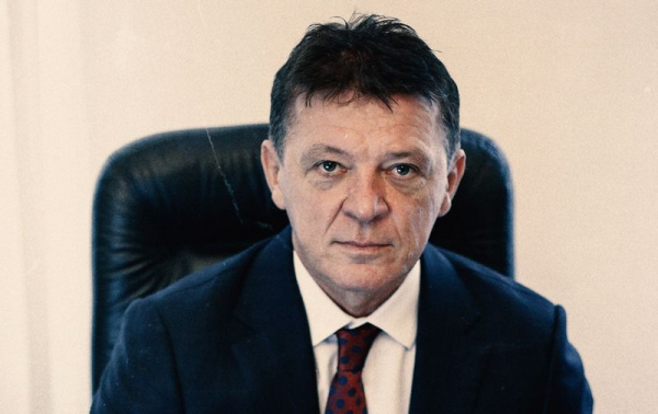 
                Javnost mu ne vjeruje, tužitelji ga ne žele, osuđeni HDZ ga obožava. Koga je zapravo Plenković instalirao na čelo DORH-a
              