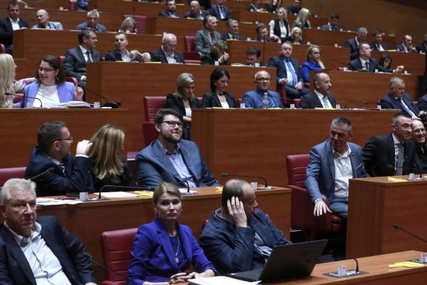 Plenković: Da je HDZ zatočio načelnika Glavnog stožera, demonstranti bi očerupali sve paune i oslobodili ga