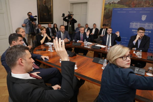 Nepodno&scaron;ljiva lakoća lupetanja: evo koji su nam političari ovih dana dokazali da su ipak preplaćeni za ono &scaron;to rade