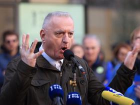 "Politični prevzem dokazuje, da v na&scaron;i državi ne delujejo osnovni vzvodi pravne države"