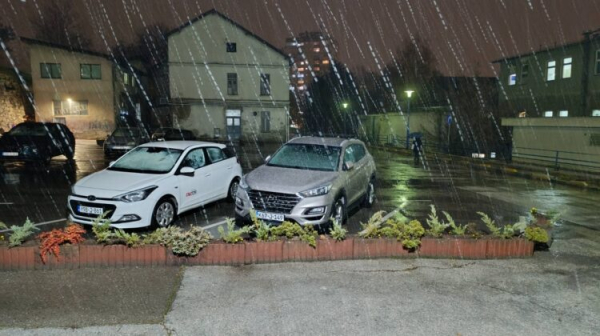 (FOTO) Snijeg pao i u Sarajevu (FOTO) Snijeg pao i u Sarajevu