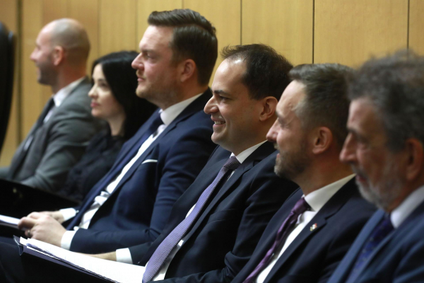 Grbin pitanjem izazvao burnu Plenkovićevu reakciju: &lsquo;Vi ste najveći patuljak SDP-a! I Bernardić je za vas bio gigant&lsquo;