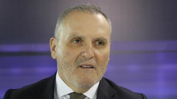 Ko je činio albansku delegaciju u Rambujeu?