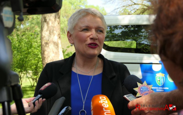 Politika & Kriminal
              Podignuta optužnica protiv biv&scaron;e ravnateljice &scaron;kole kod Petrinje; 'Ukrala je 68.000 eura'
            