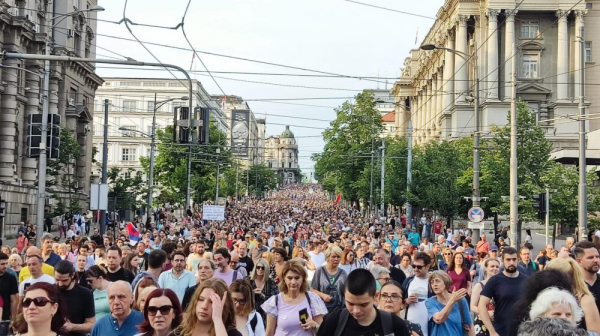 U septembru počinje veliki ustanak naroda protiv vlasti, bez oružja: Sagovornici Danasa o ishodu protesta Srbija protiv nasilja