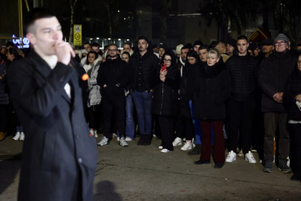 (VIDEO) Emotivno obraćanje Farisovih prijatelja i brata: “Mislio sam da se ovakve stvari ne mogu desiti”