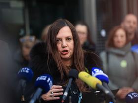 "Politični prevzem dokazuje, da v na&scaron;i državi ne delujejo osnovni vzvodi pravne države"