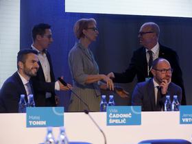 Tonin na kongresu NSi-ja: Slovenija se je zna&scaron;la v kaosu, vsak dan Golobove vlade je izgubljen