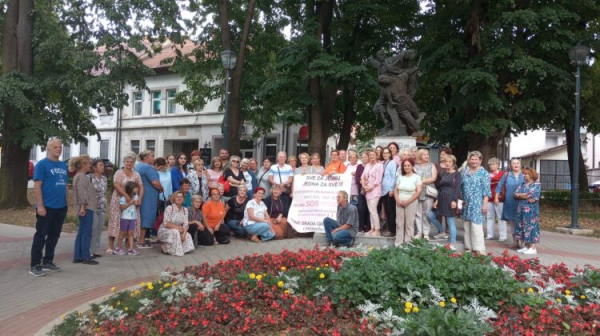 Građani i u Gračanici pružili podršku Enisi Klepo iz Jablanice Građani i u Gračanici pružili podršku Enisi Klepo iz Jablanice