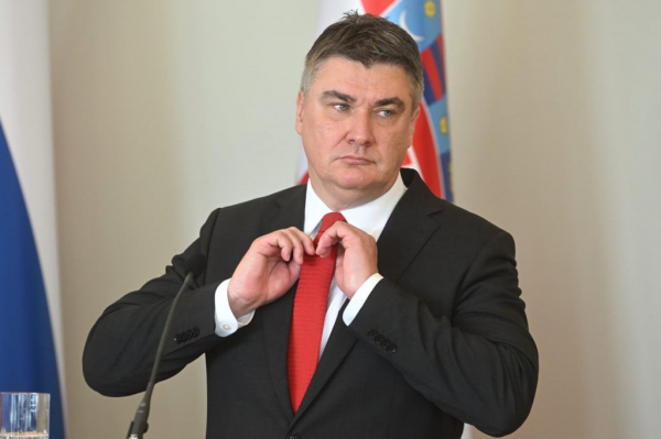 Svaki put kad pomislimo da je dosegnuo dno, i da ispod toga vi&scaron;e ne može ići, on nas iznenadi. Je li na pragu opoziva?