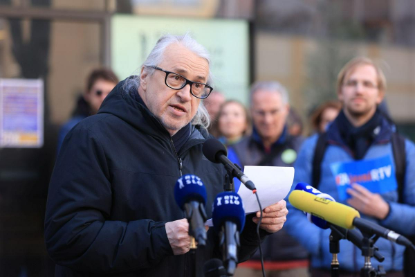 "Politični prevzem dokazuje, da v na&scaron;i državi ne delujejo osnovni vzvodi pravne države"